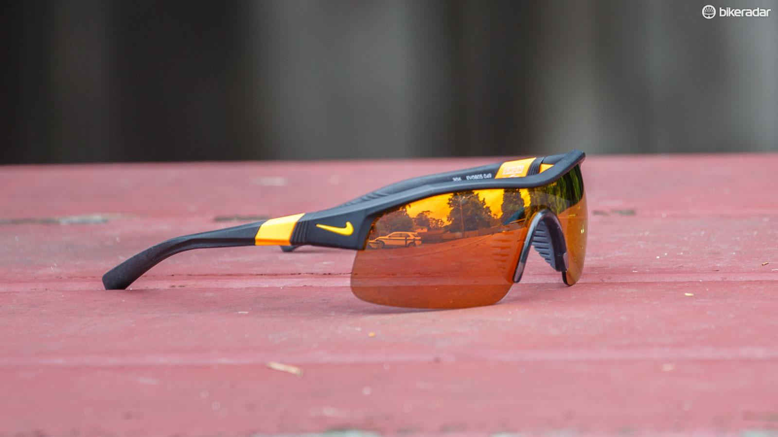 Sunglasses with resistance to seawater corrosion.